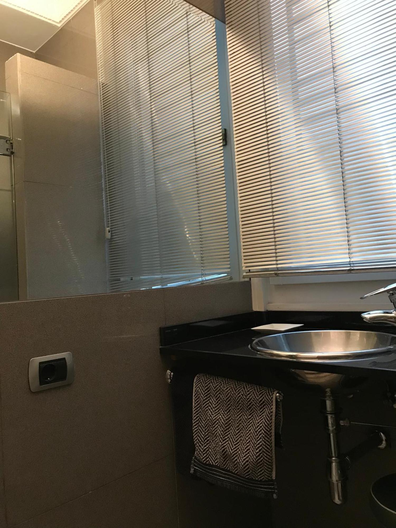 Habitacion Grande Y Confortable Con Bano Privado Junto A Guggenheim Bilbao Exterior foto