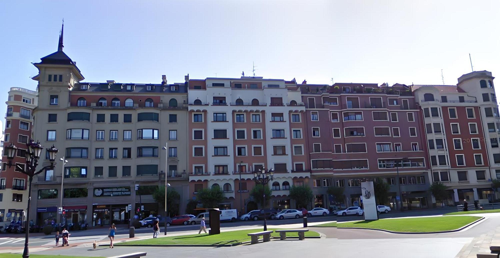 Habitacion Grande Y Confortable Con Bano Privado Junto A Guggenheim Bilbao Exterior foto